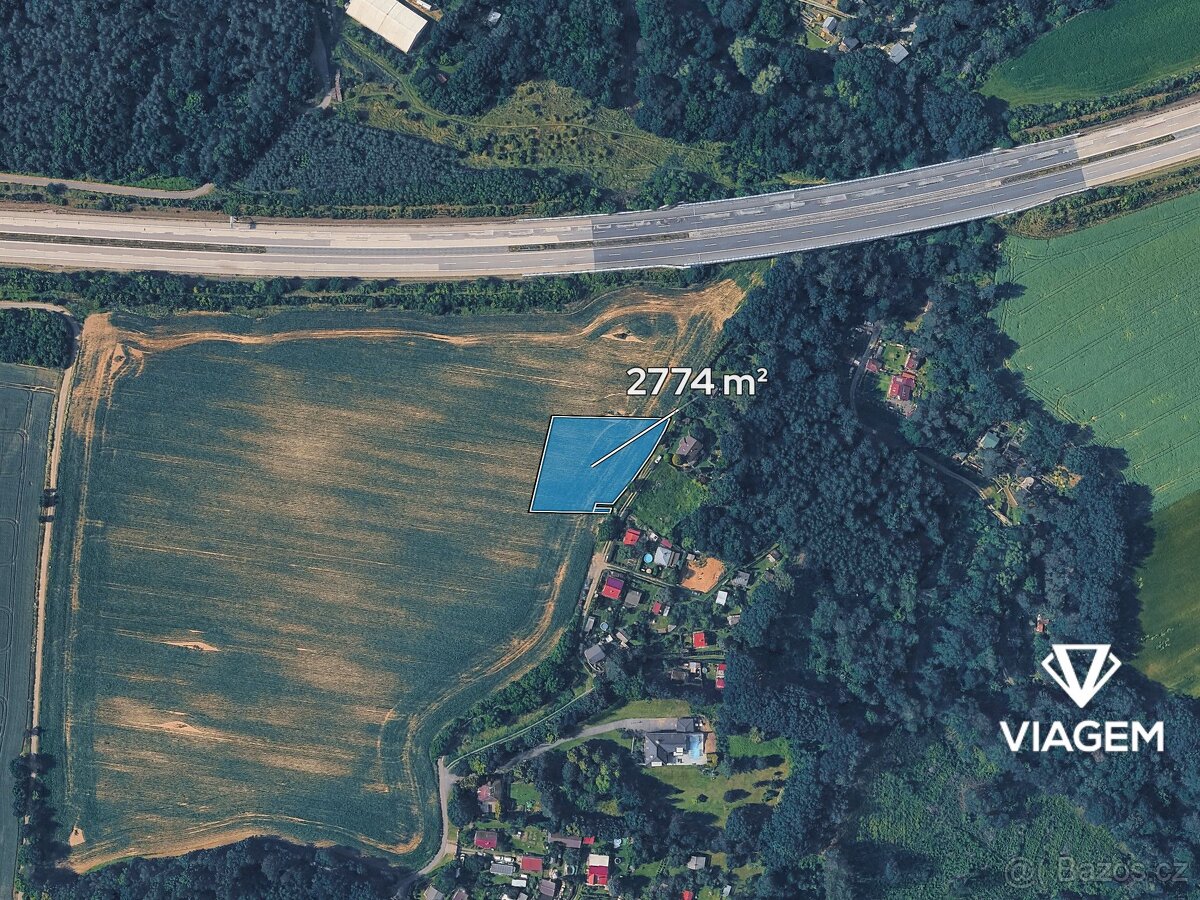 Pole 2 774 m², Podíl 25 % o výměře 710 m² - 2
