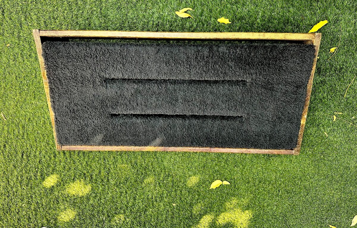 Pedalboard pro efektové krabičky. - 2