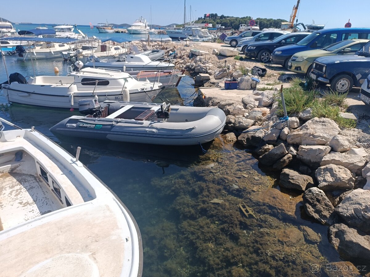 Prodám člun Gladiátor 420 + Mariner 30 - 2