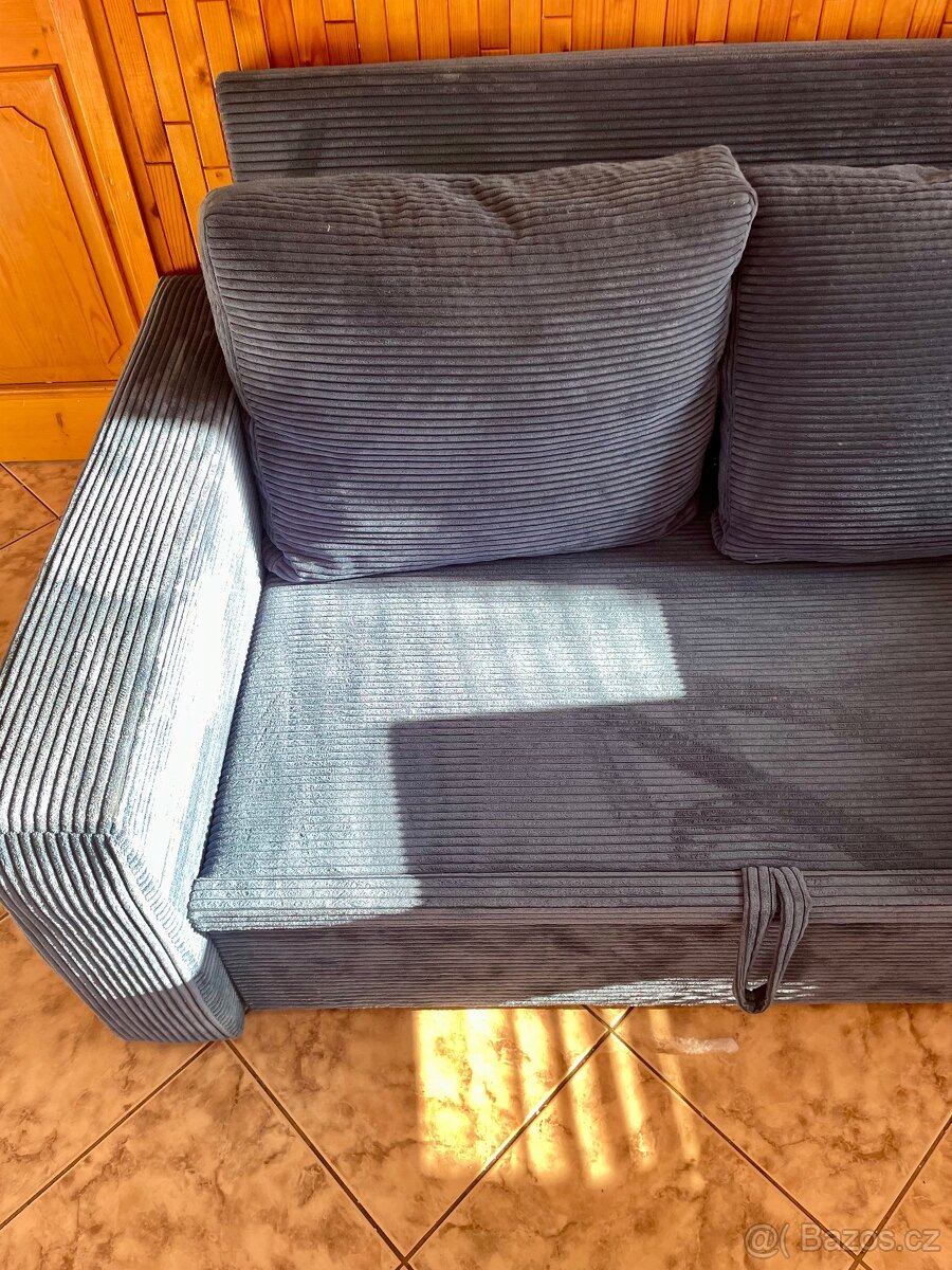 Prodám rozkládací manšestrovou pohovku - 2