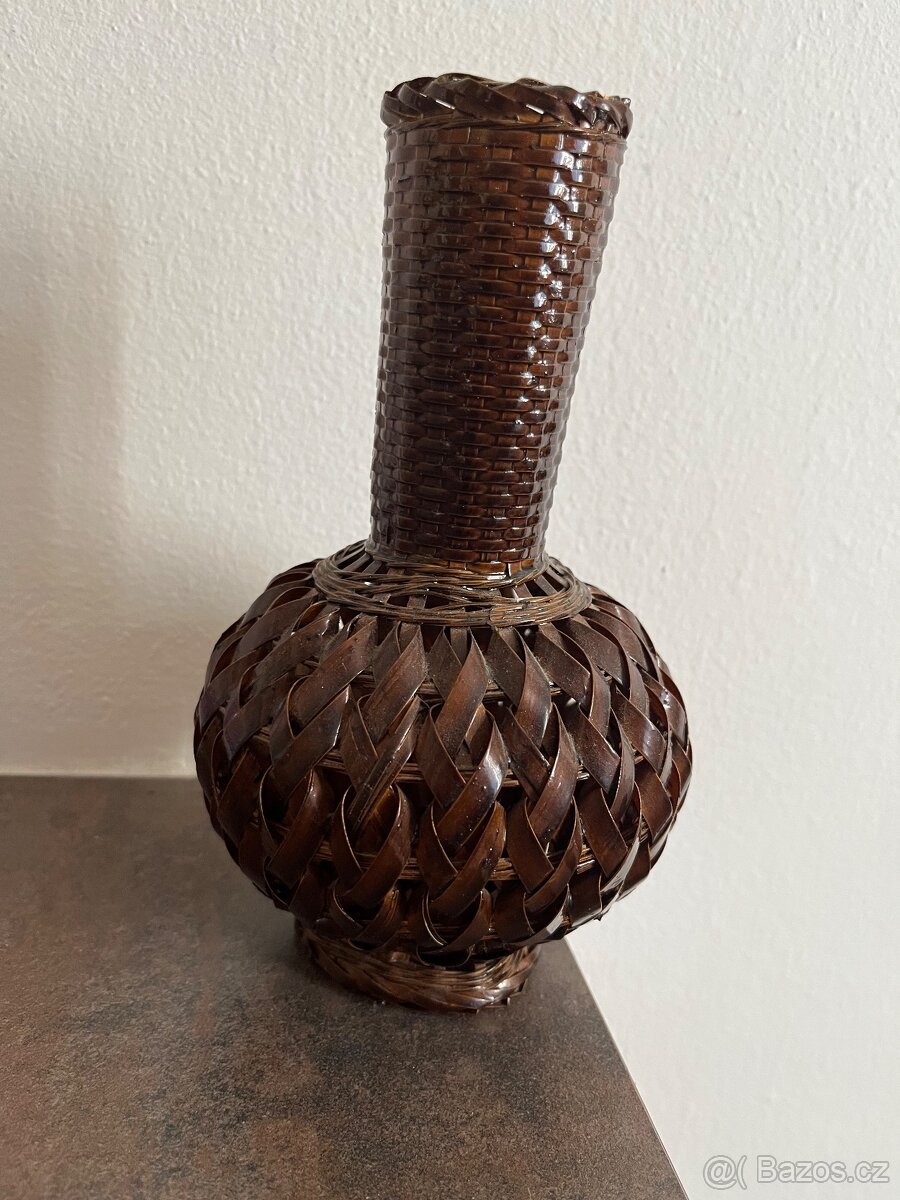 Čtvercové japonské talíře + váza zdarma - 2