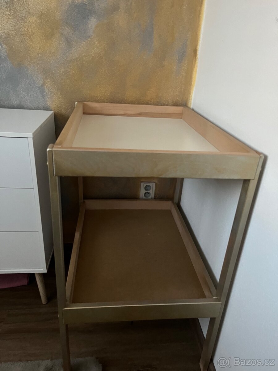 Přebalovací pult - 2