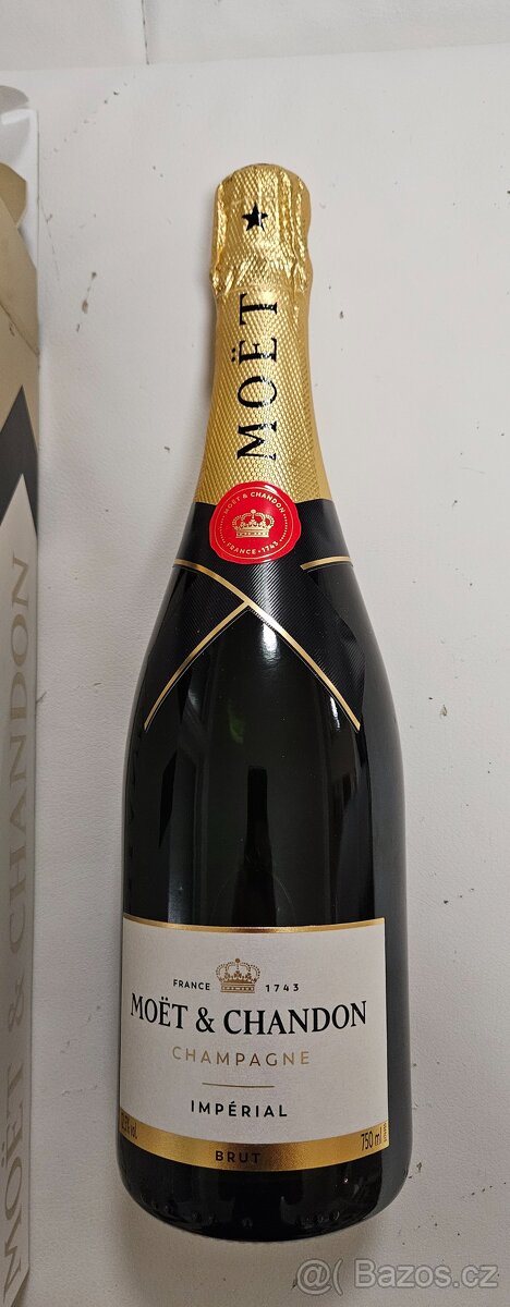 Moët & Chandon Impérial Brut 12,5% 0,75l Dárková krabice - 2