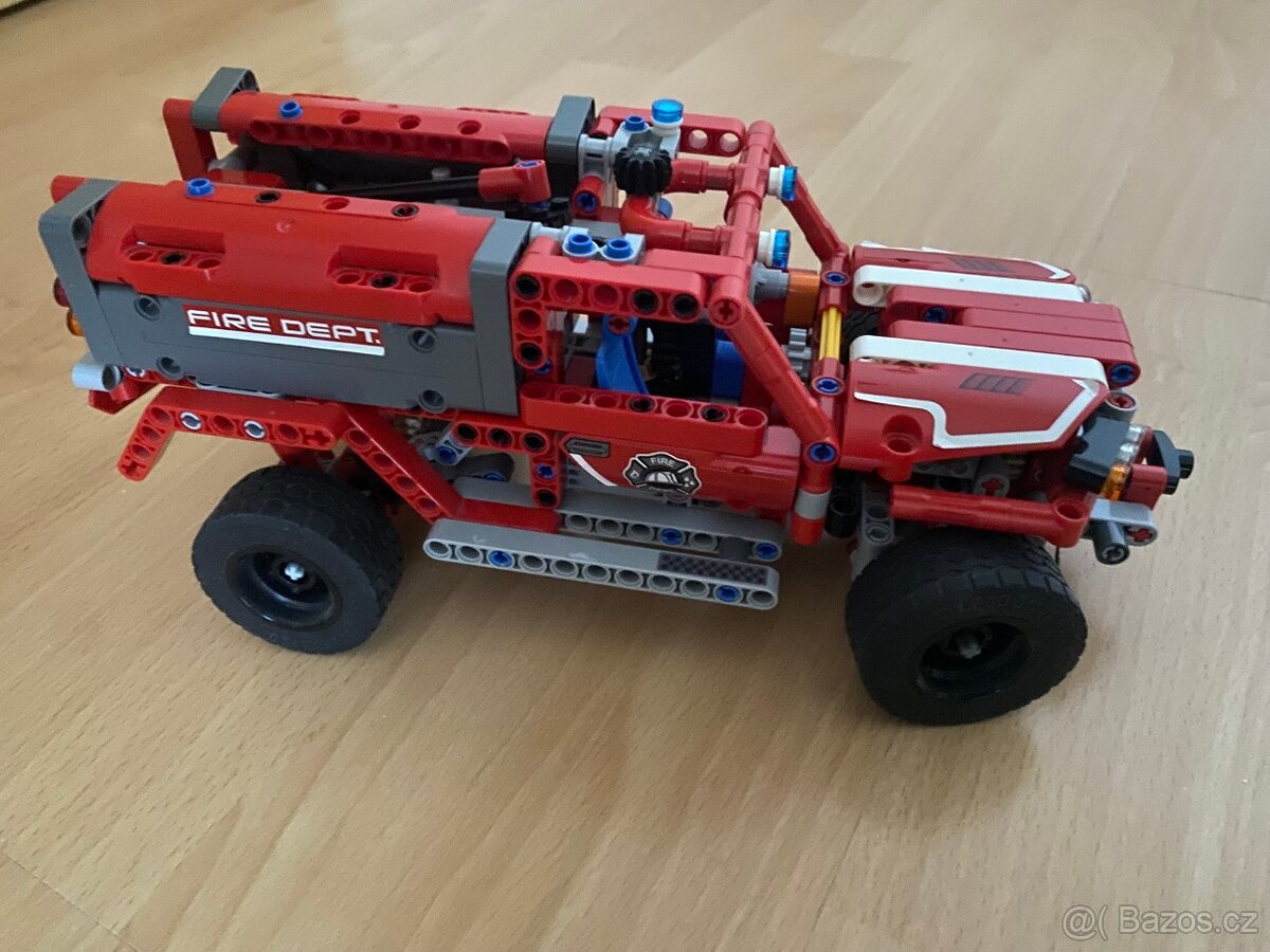 Lego Technic 42075 hasiči - formule - 2