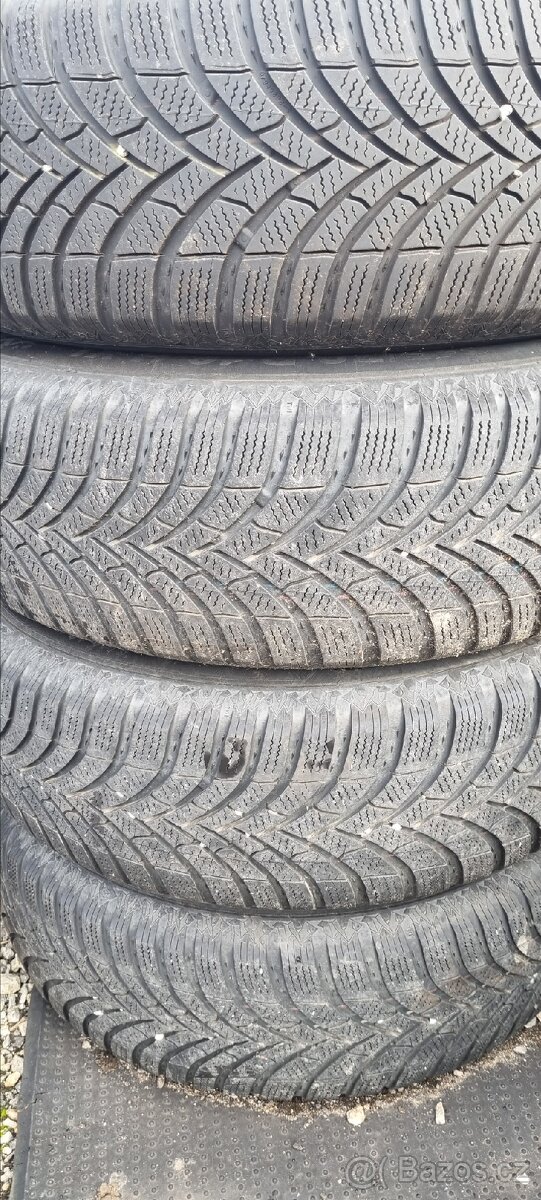 Originál zimní sada alu.na Kia,...16"- 5x114.3 pneu215/70-1 - 2