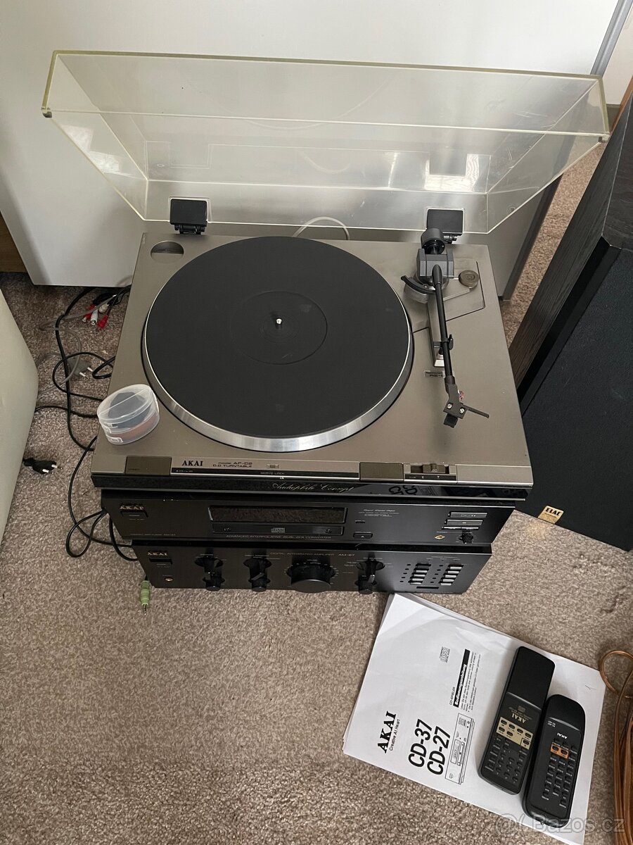 Soustava AKAI + reprobedny ELAC - 2