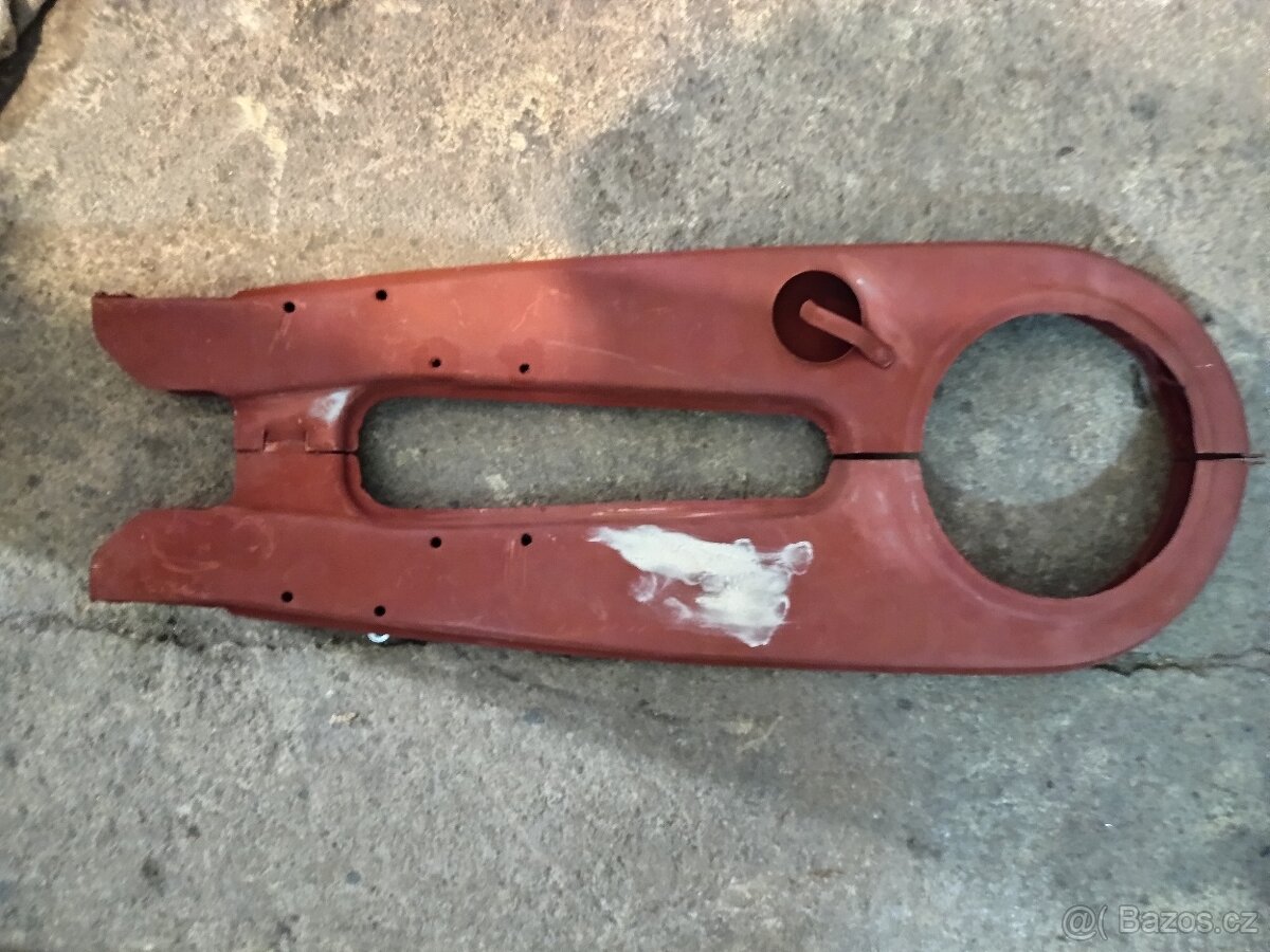 Jawa Kyvačka - kryt retězu - 2