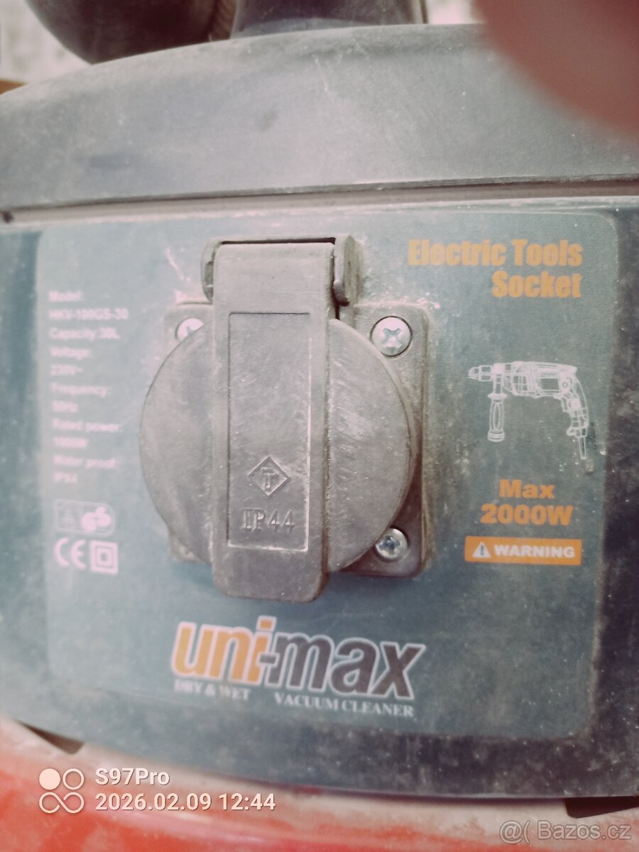 Průmyslový vysavač - lehké poškození - 2