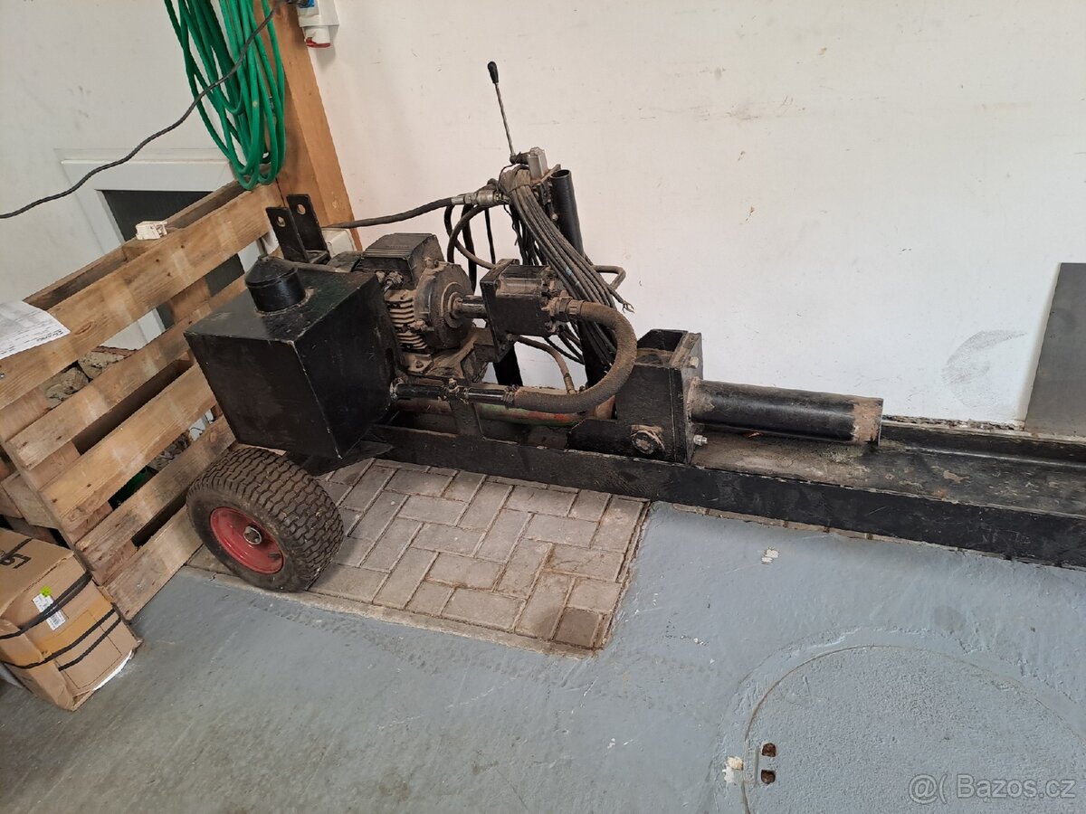 Štípačka dříví - 2