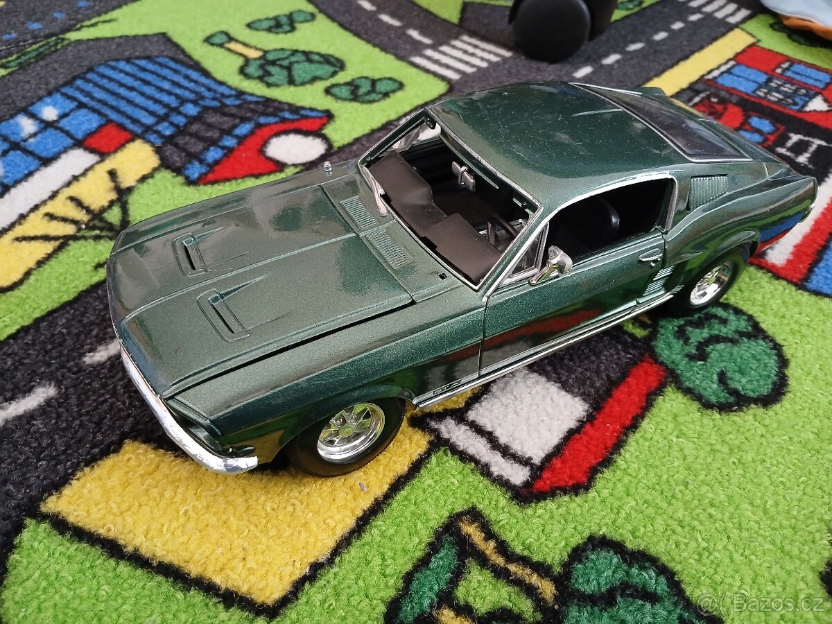 Ford mustang 1:18 bburago - 2