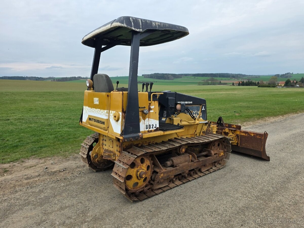 JAPONSKÝ PÁSOVÝ BULDOZER MITSUBISHI BD2J - 2