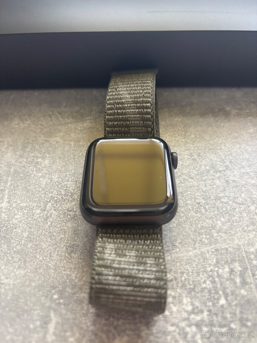 Apple Watch SE 44mm - 2
