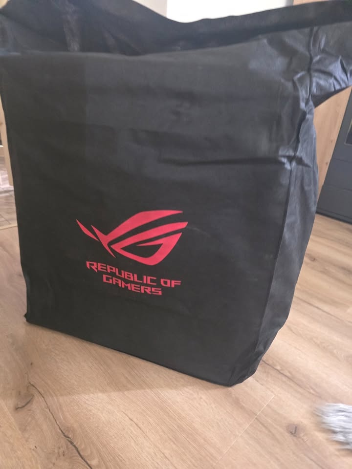 PC case - asus hyperion BTF verze - 2