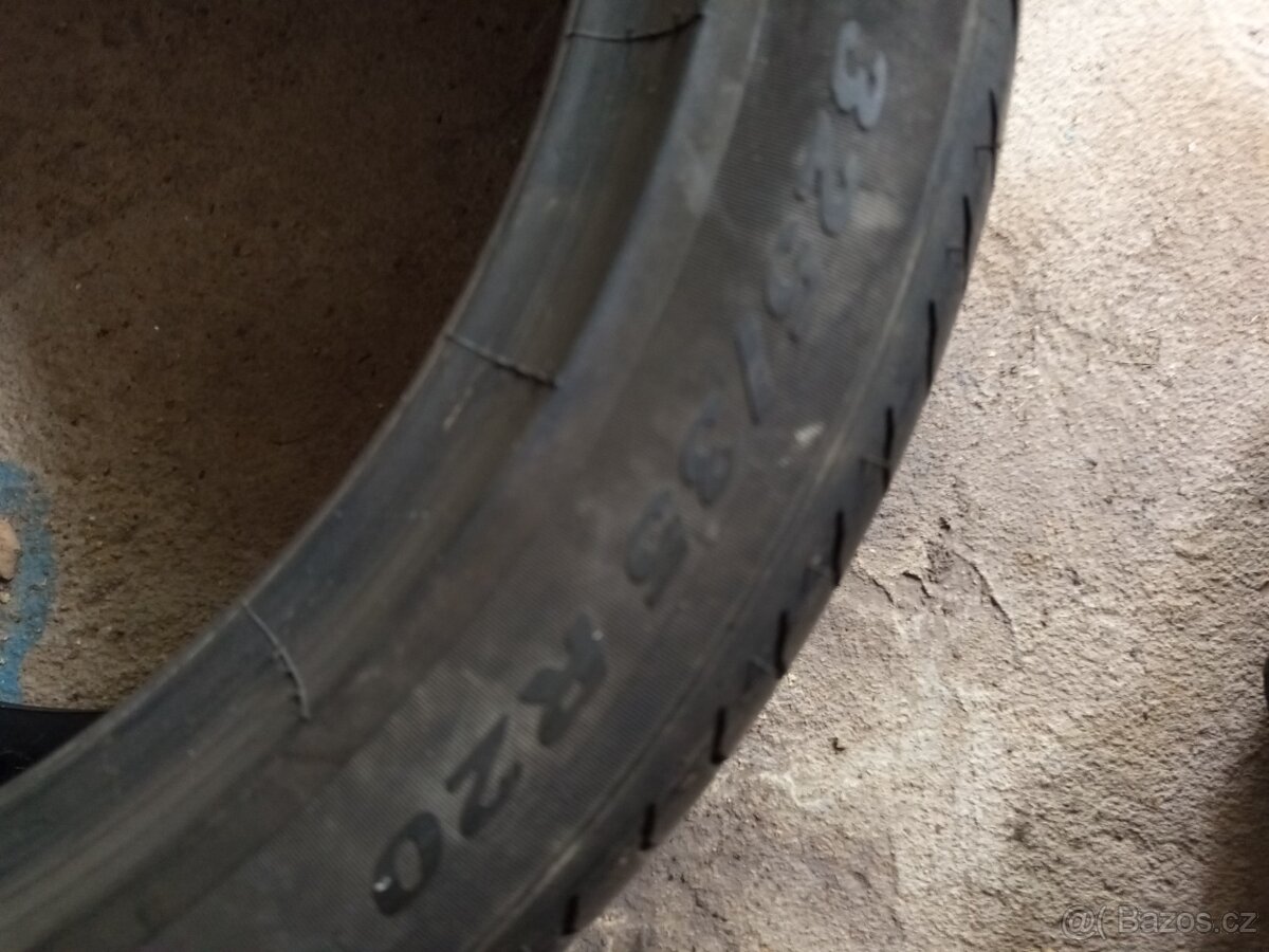 Pirelly 325/35/20 - 2