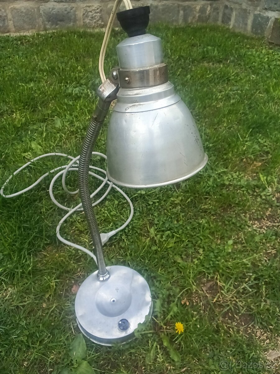Starou stolní lampu - 2