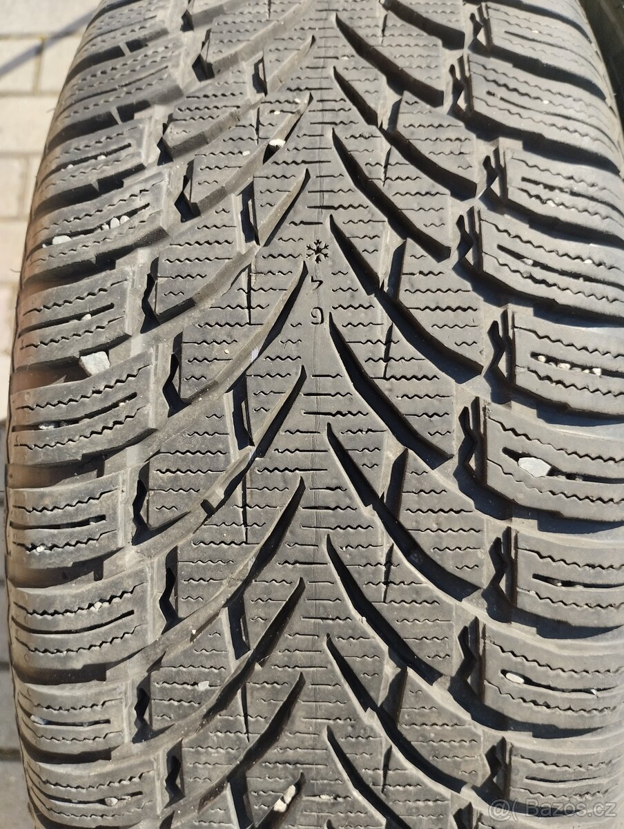 Nokian 225/55R18 DOT3319 - 2