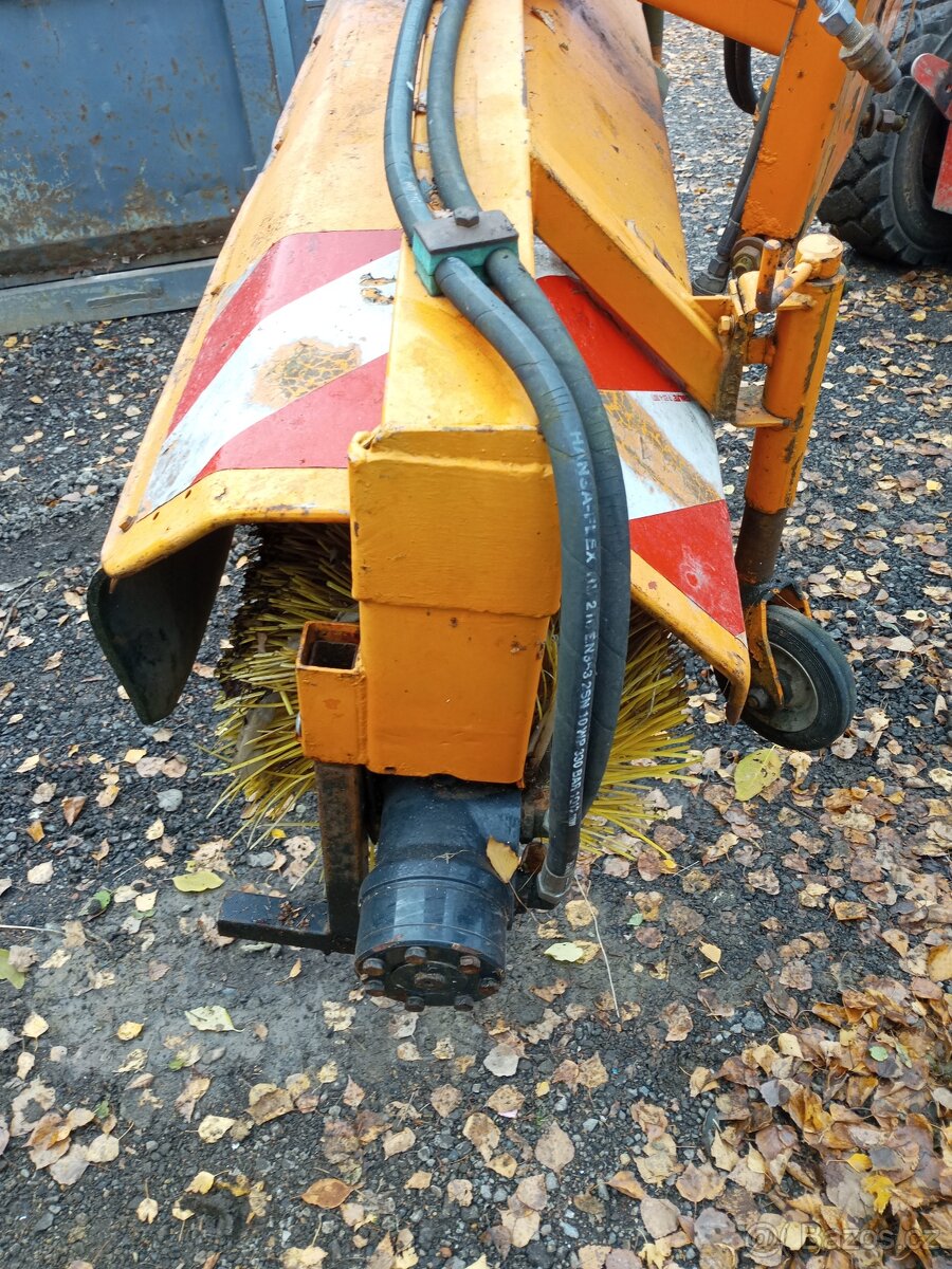 Koště Multicar - 2