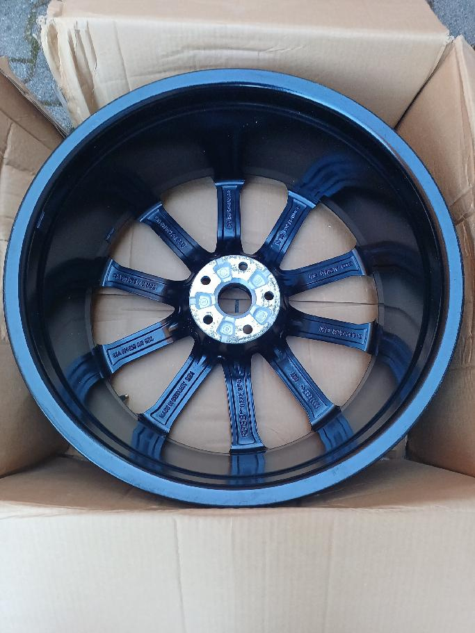 Nové alu kolo 21 orig. Audi RSQ3 r.v. 2019-2025 - 2