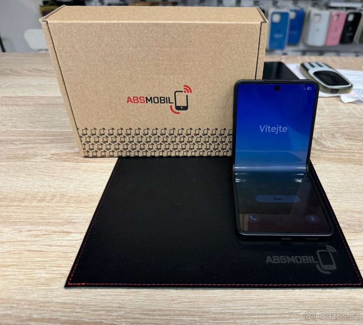 Samsung Z Flip 7 256GB Jetblack / stav A / 12 měsíců záruka - 2