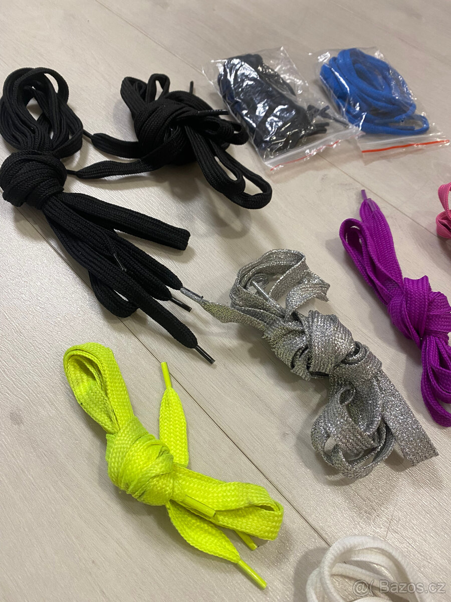 Tkaničky, šňůrky - 2