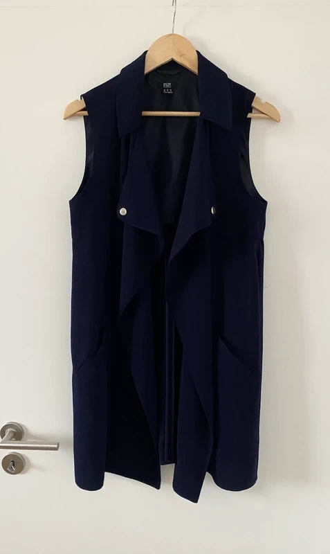 Tmavě modrá vesta F&F - 2