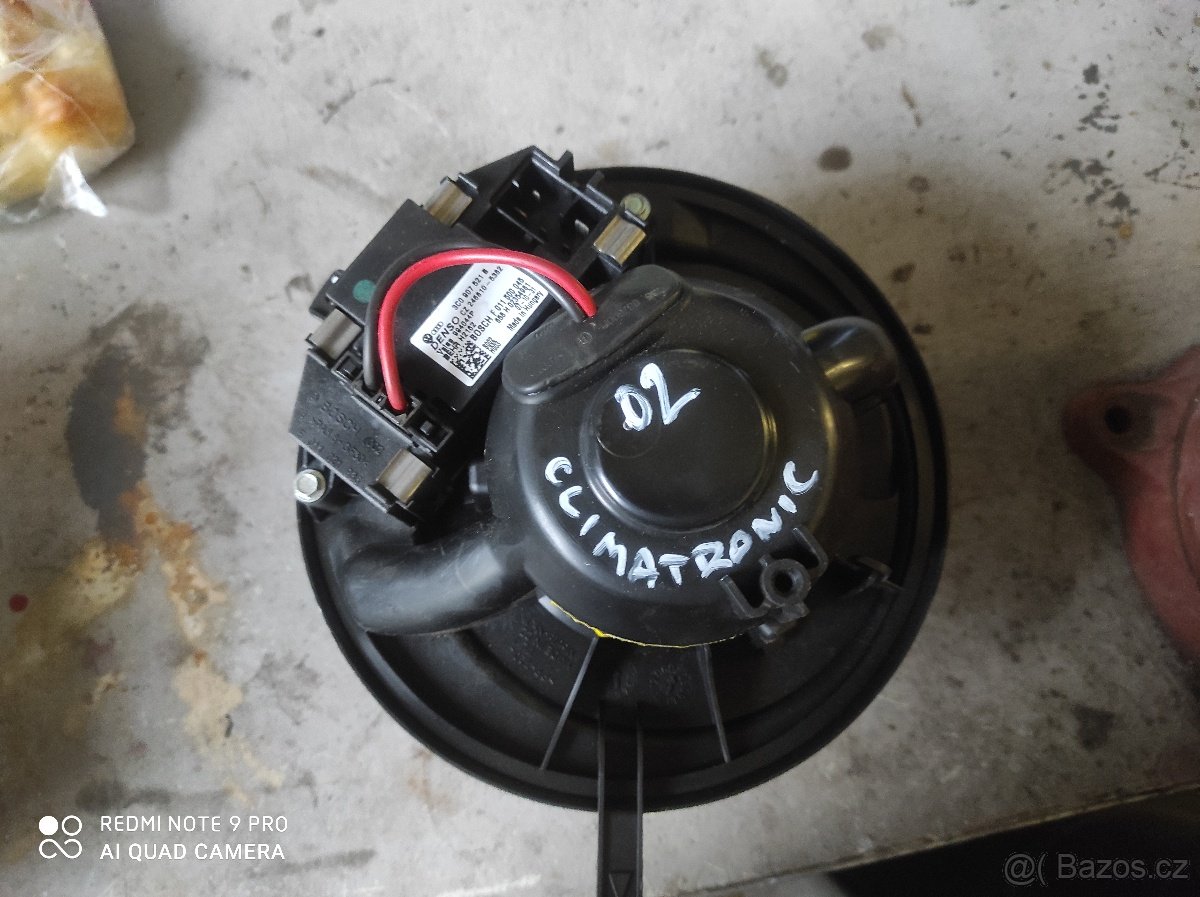 Škoda Octavia 2 ventilátor topení climatronic - 2
