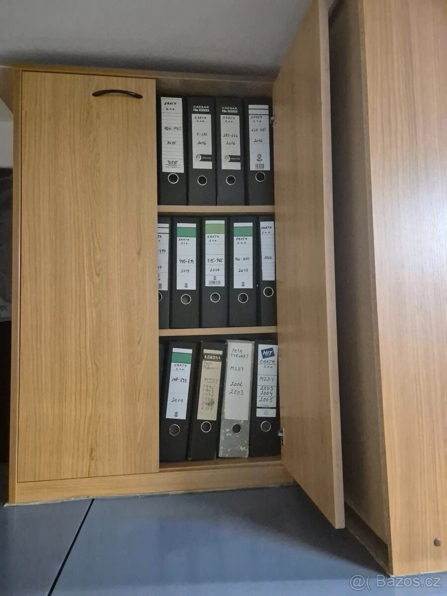 Skříňka na šanony - 2