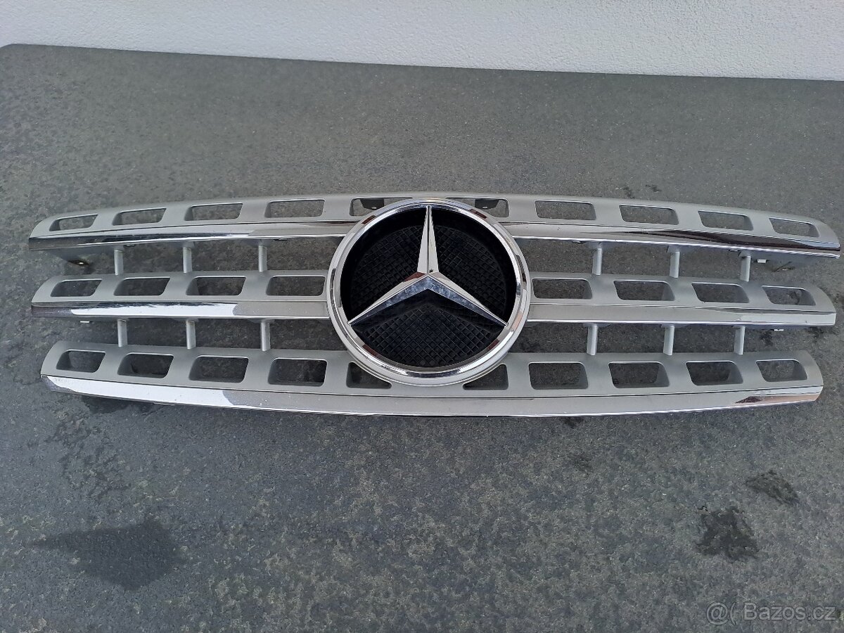 Mřížka chladiče Mercedes Benz ML - 2