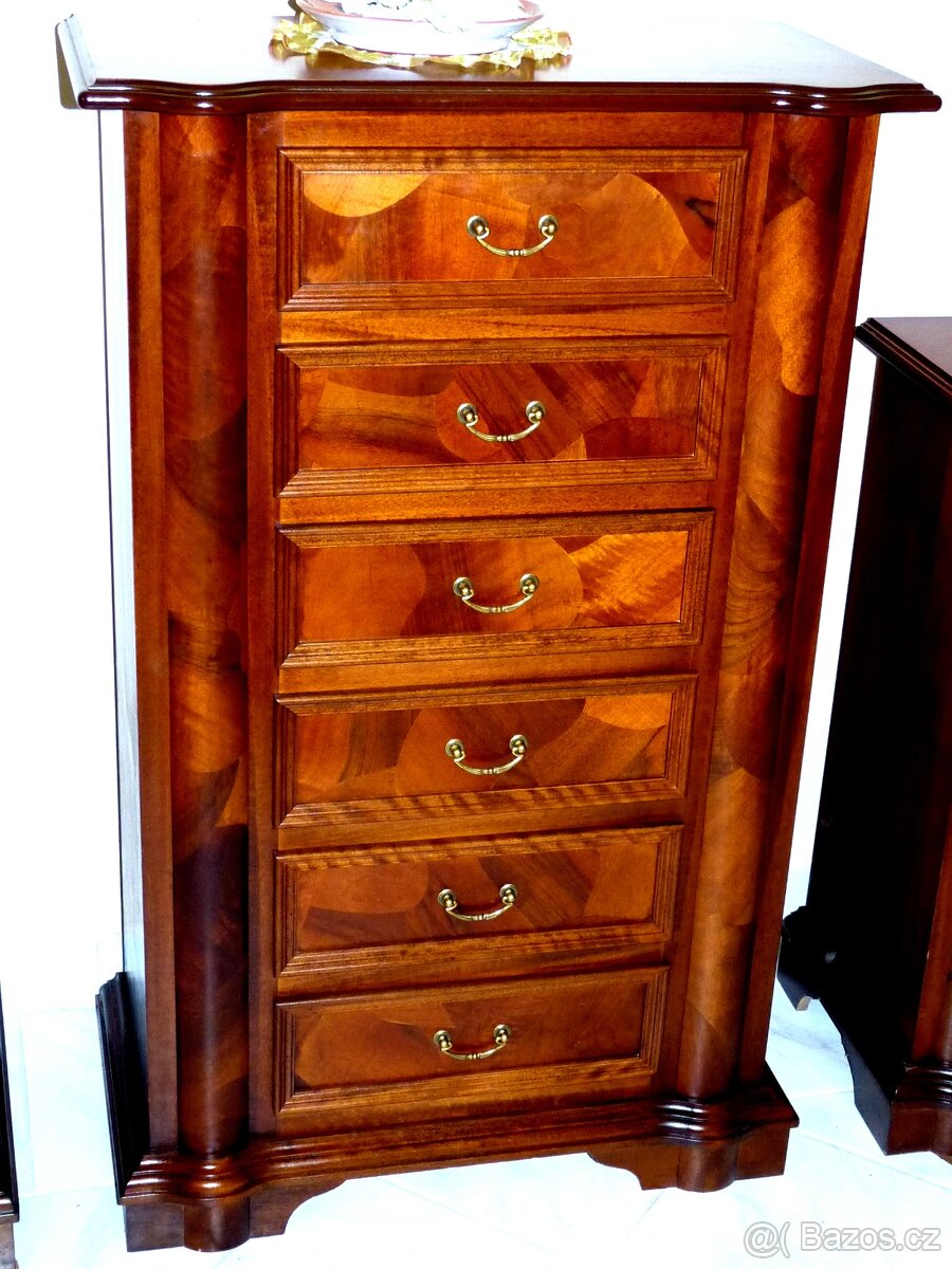 nádherná šuplíková komoda - 2