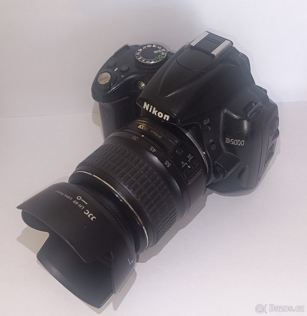 Nikon D5000 + Nikkor 18-55mm - 2