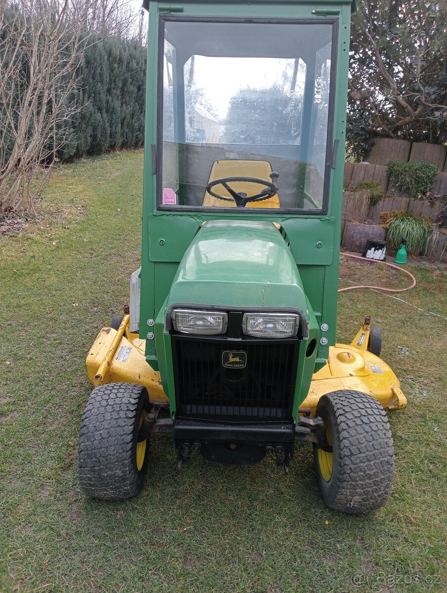 Prodám-zahradní traktor JOHN DEERE 400 Hydro - 2