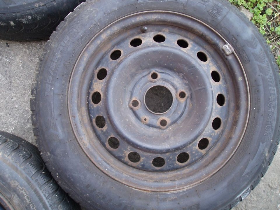 4x 15" plechové disky na NISSAN. - 2