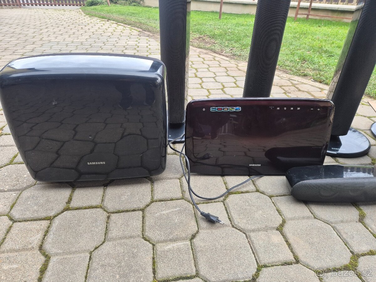 Domácí kino Samsung HT TX715 - 2