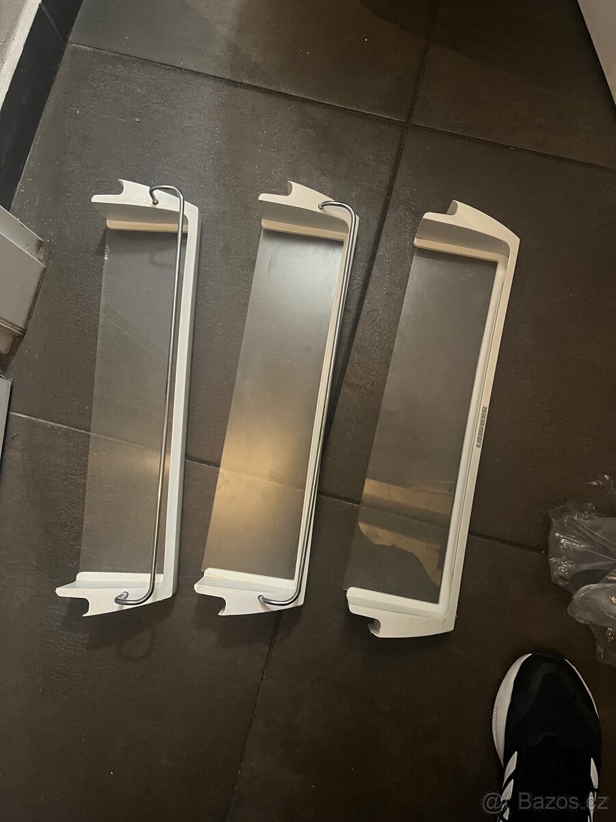 Poličky do lednice Liebherr - 2