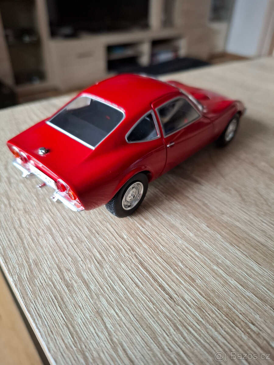 Opel GT 1:24 - 2