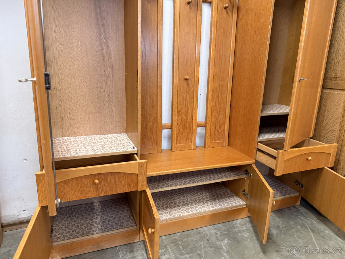 čtyřdílná sestava do předsíně 180cm - 2