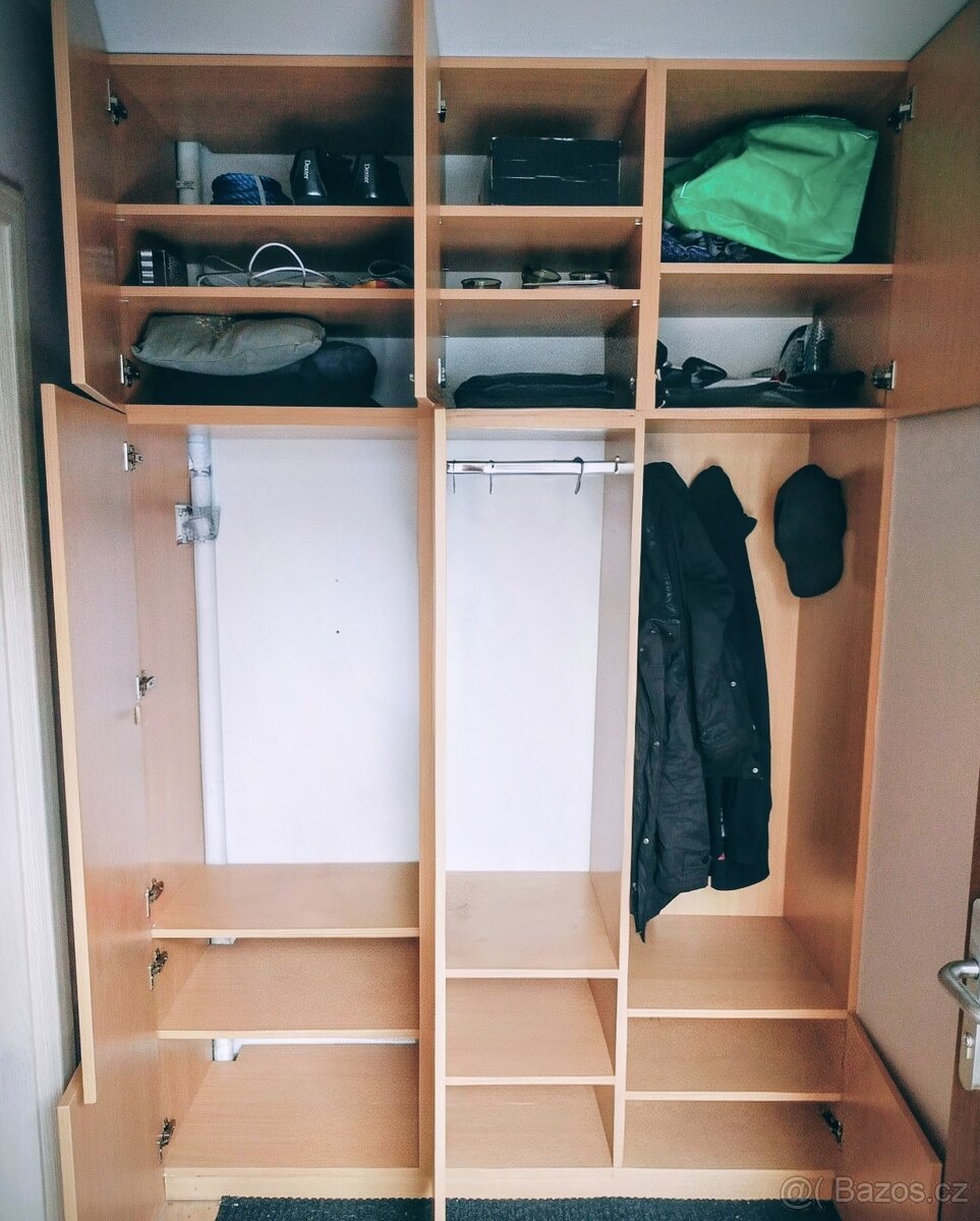 Šatní skříň - 2