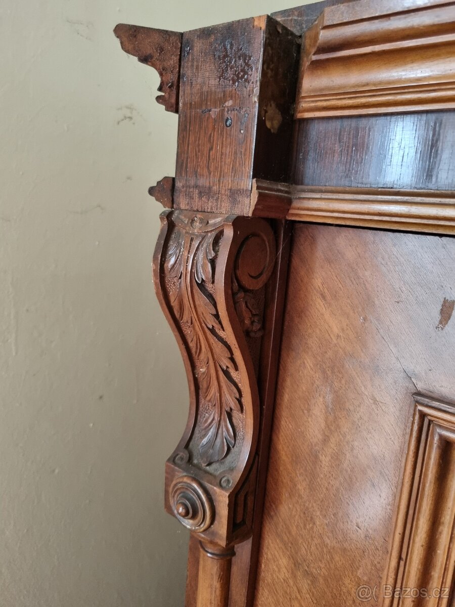 Šatní skříň - historické - 2