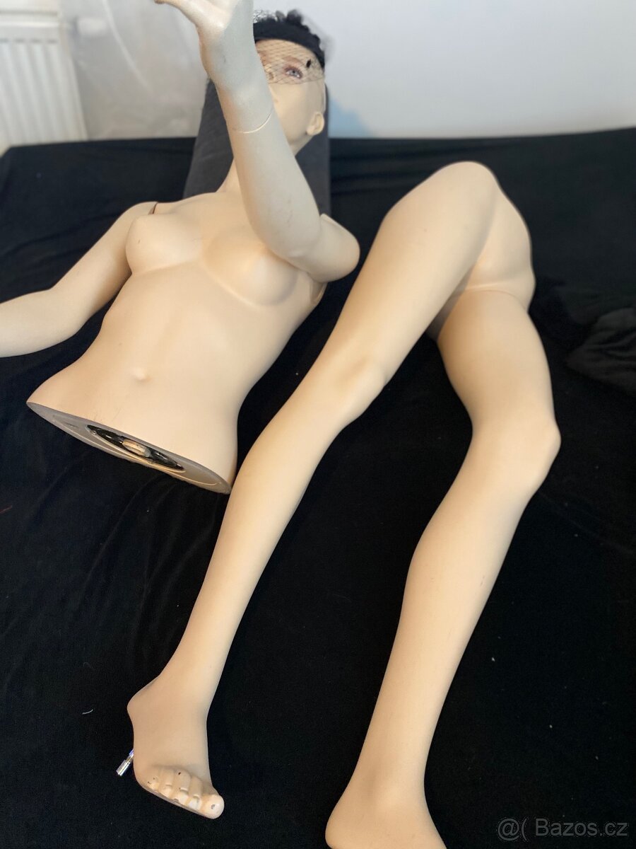 Figurina nohy damske výška nohou 127 cm - 2