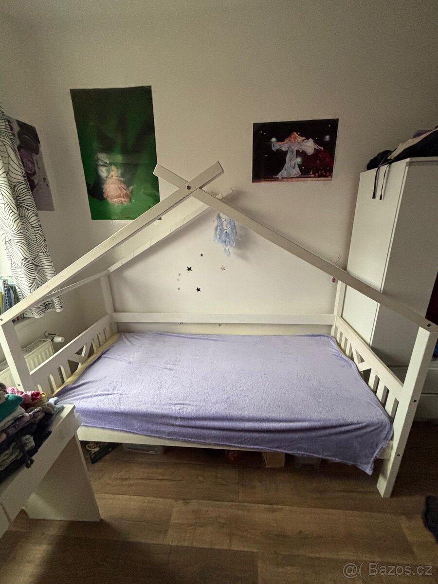 Postel se střechou - 2