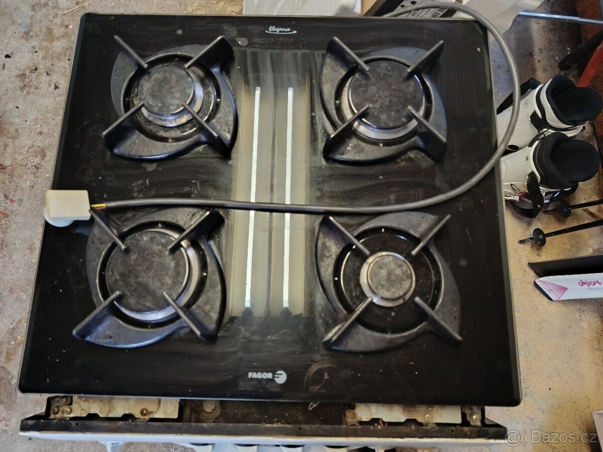 Prodám varnou deskou a troubou - 2