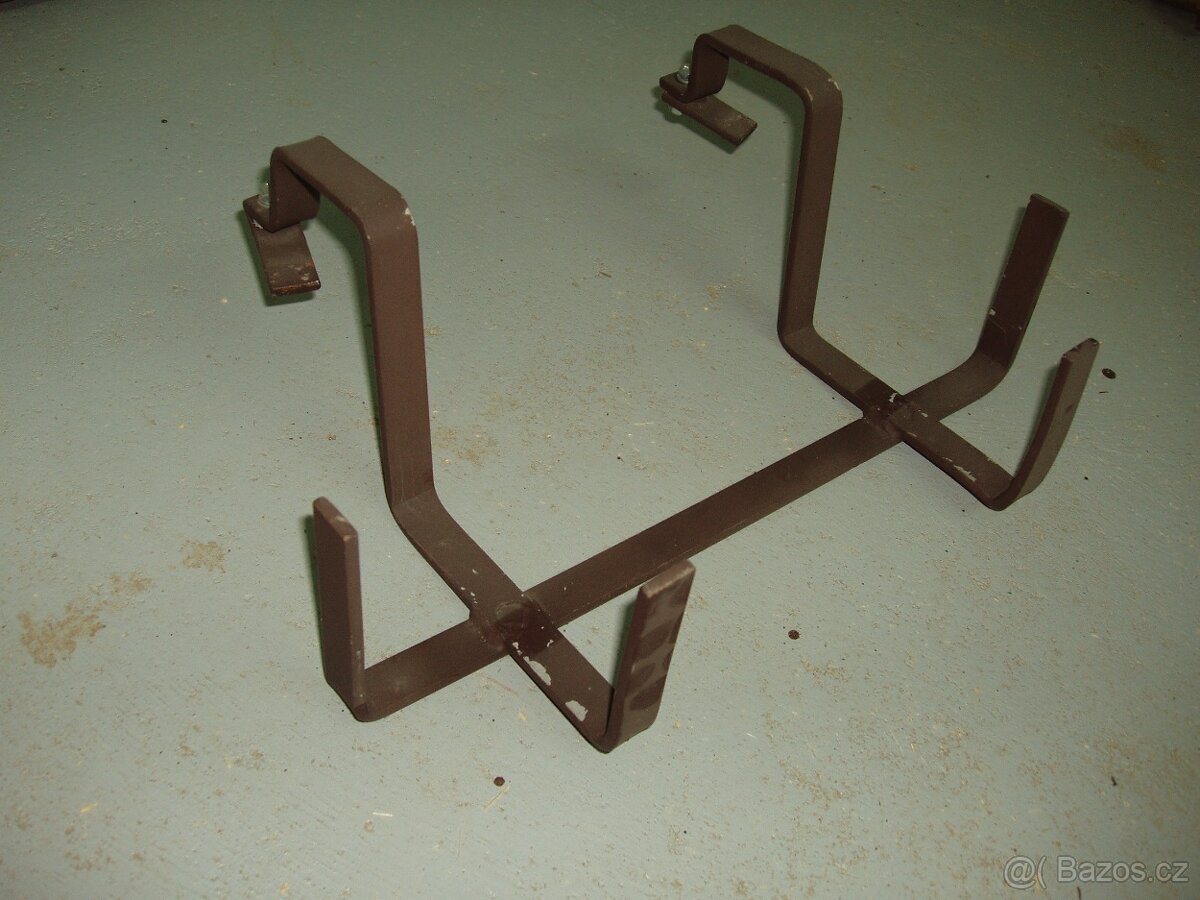 Držáky na truhlíky 35 cm - 2