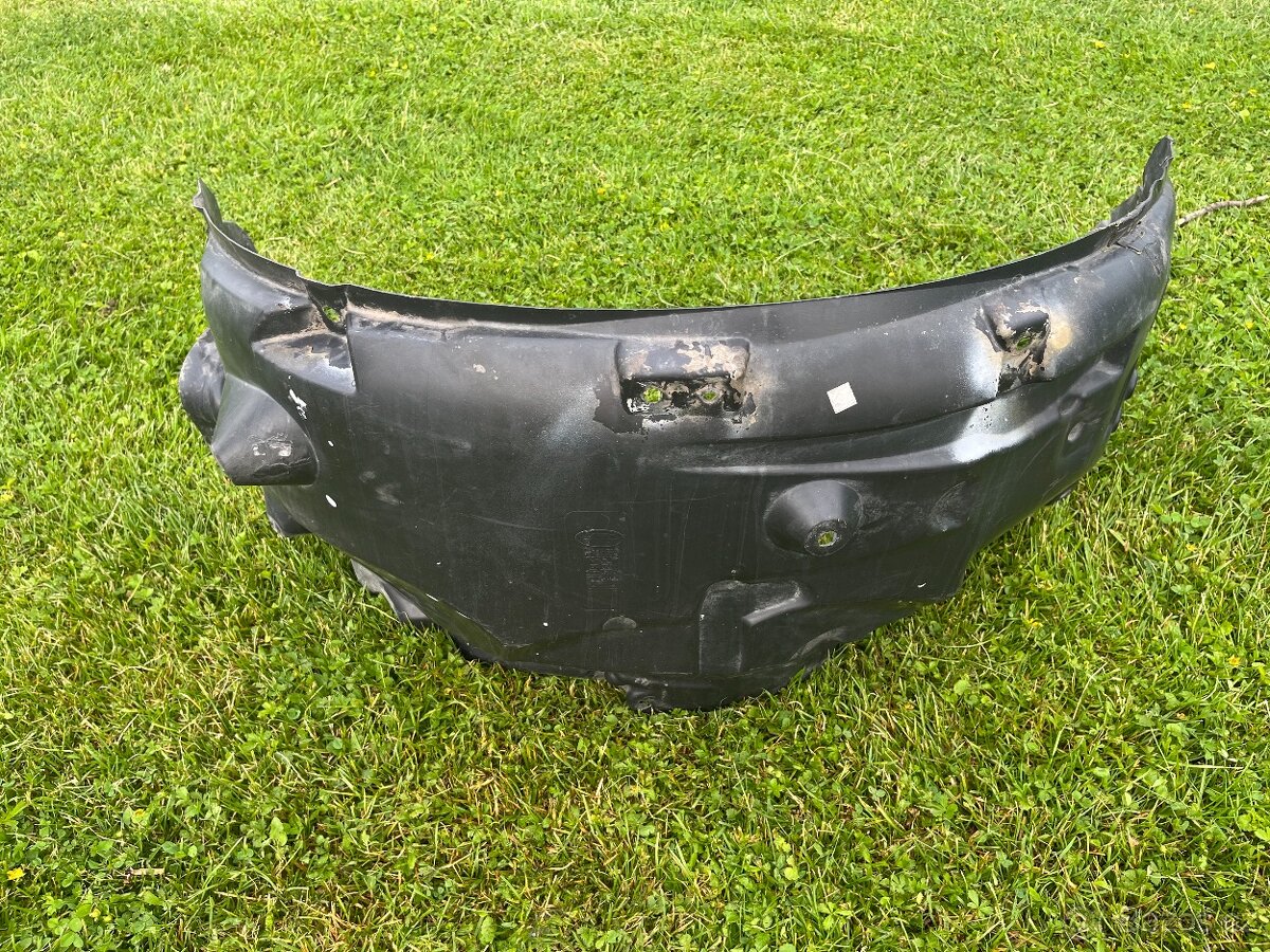 podběh přední levý Land Rover Discovery 3 - 2