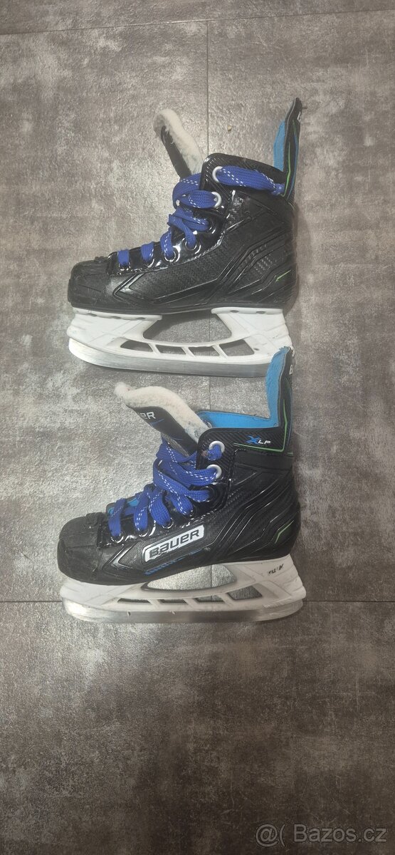 Lední brusle Bauer Y12 - Eur 31 - 2