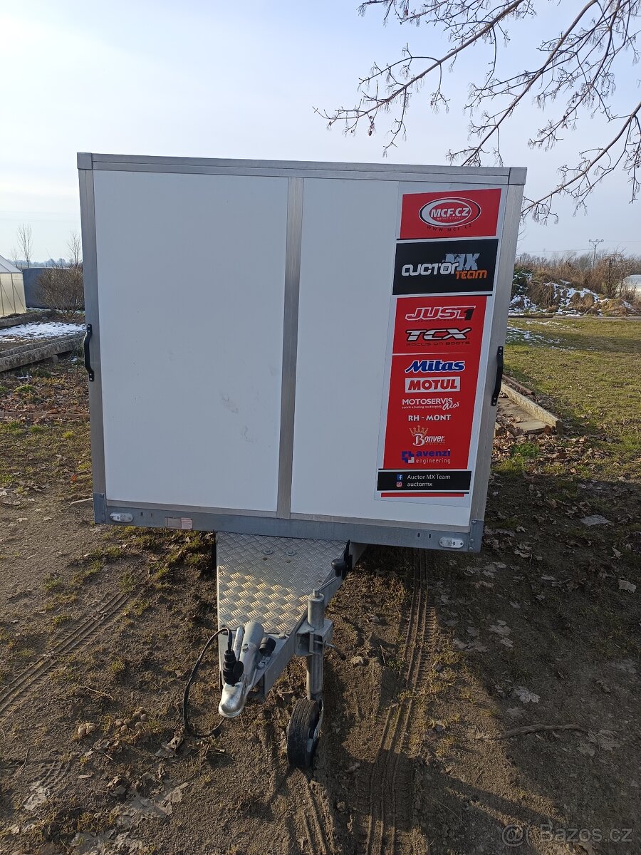 Skříňový přívěs - 2