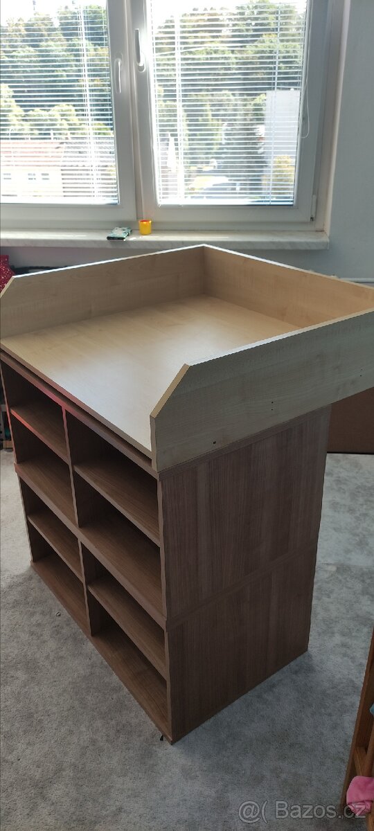 Přebalovací pult - 2