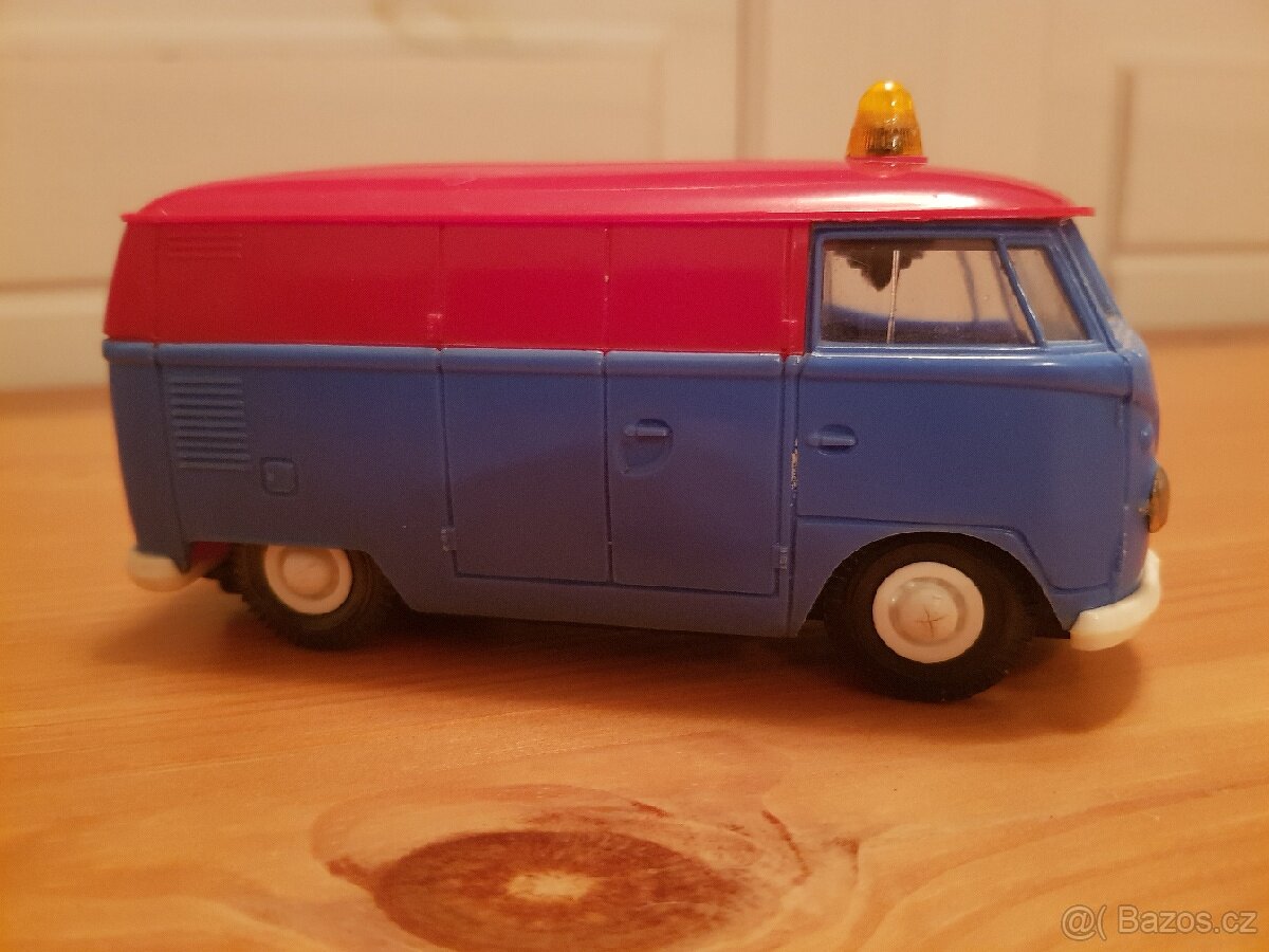 Retro autíčko Volkswagen - 2