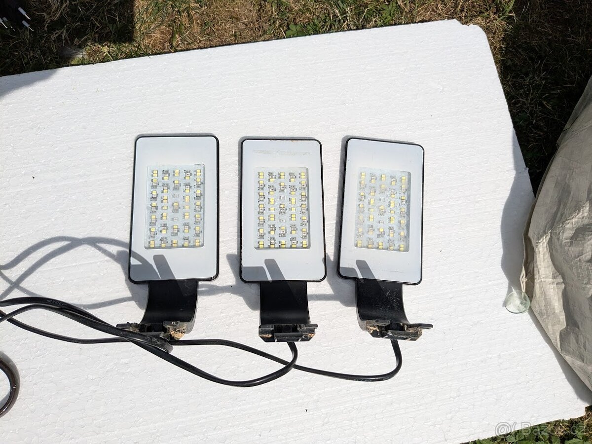 Akvária 9 a 20 l + příslušenství - 2