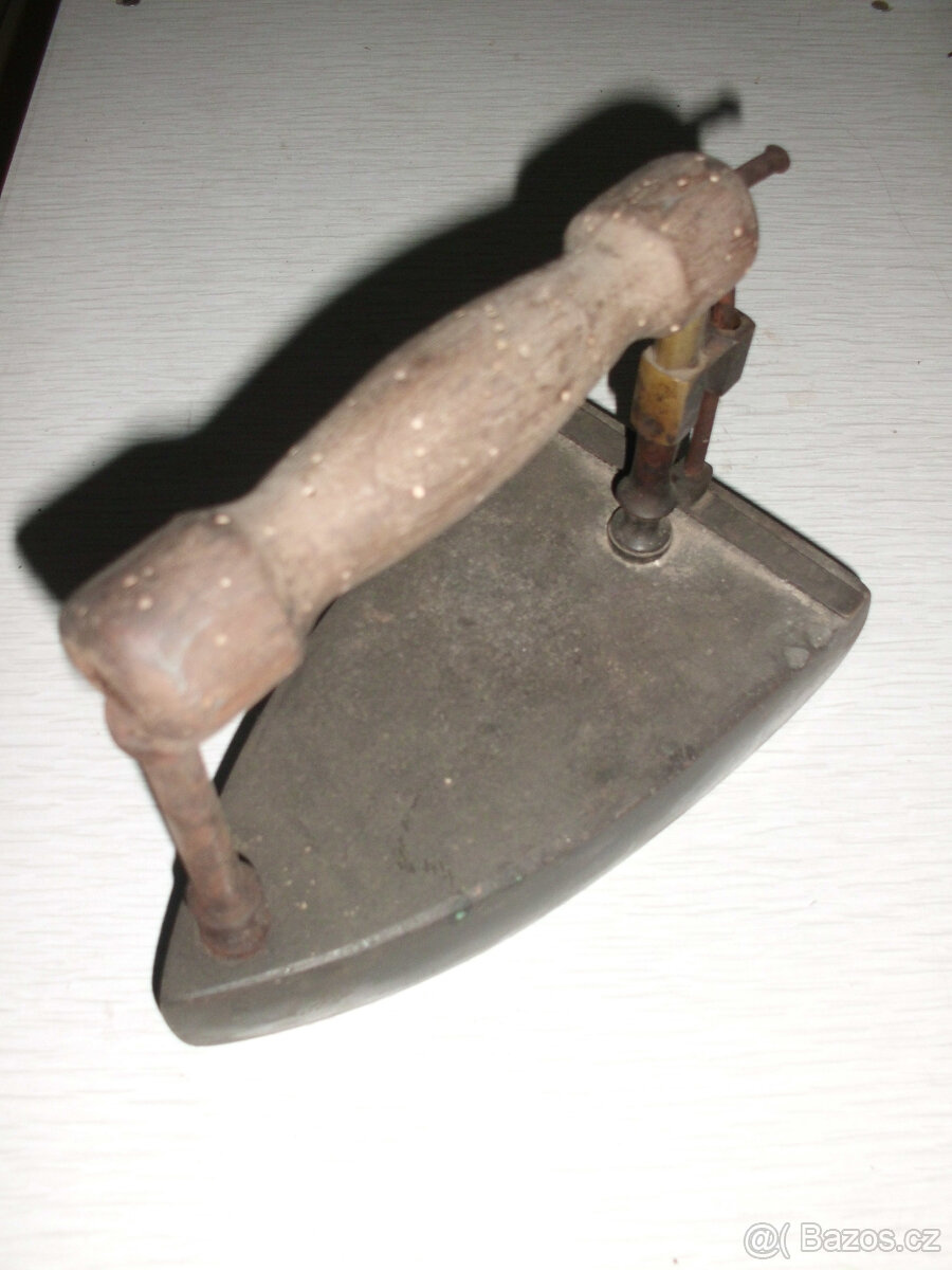 Staré litinové žehličky - 2