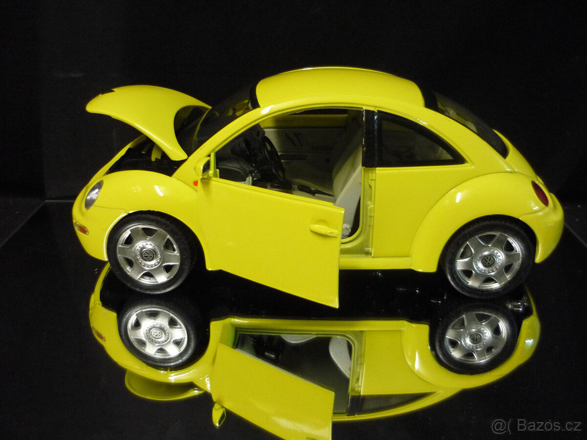 Volkswagen New Beetle VW Bburago 1/18 - 2